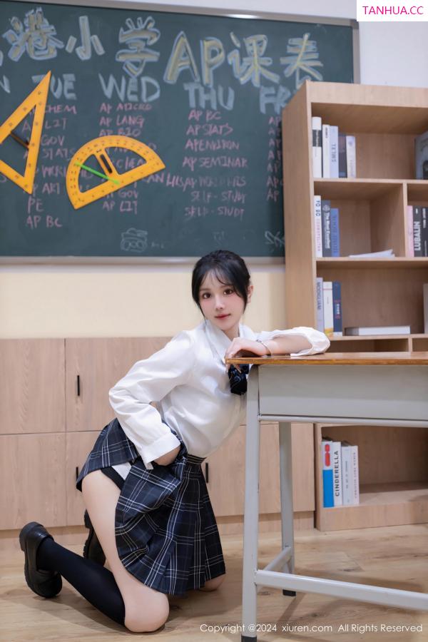   [XiuRen]高清写真图 2024.02.02 No.8058 幼幼 美腿性感第4张图片
